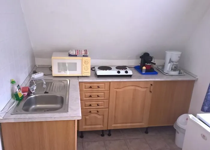 Dora Apartmanhaz アパート